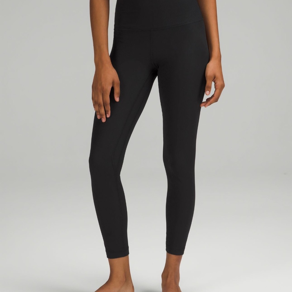 MINT Lululemon Black Ribbed Align High-Waisted Leggings 7/8 Length 25β size 2